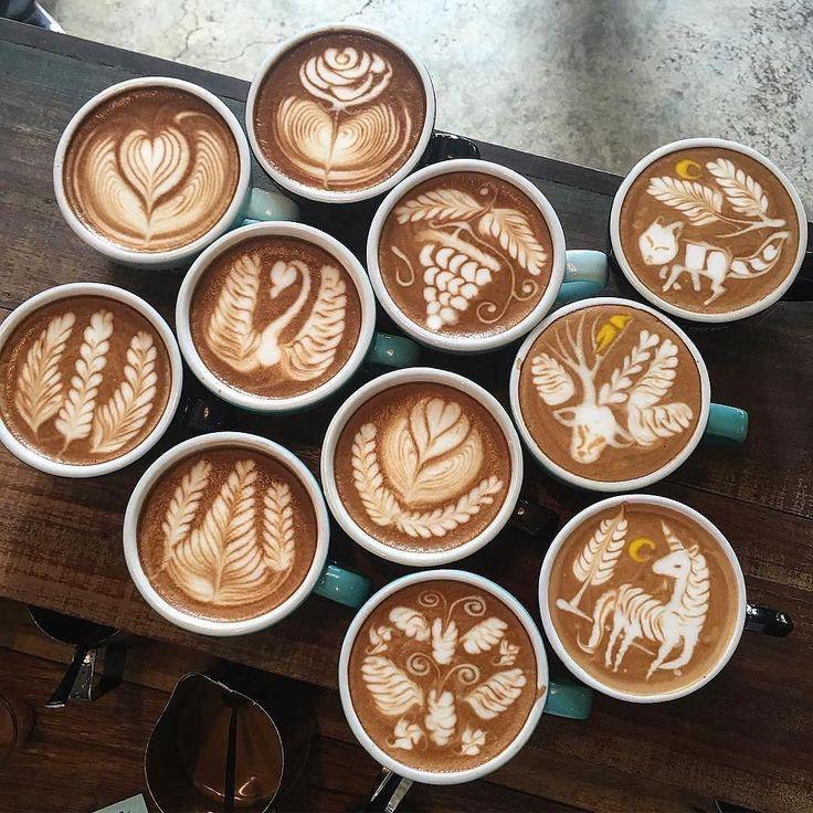 menciptakan latte art